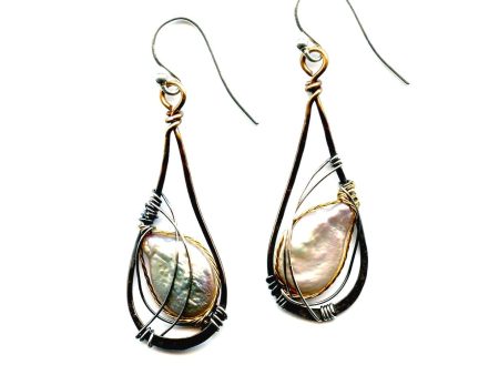 Iridescent Pearl Drop Earrings E75144 For Sale