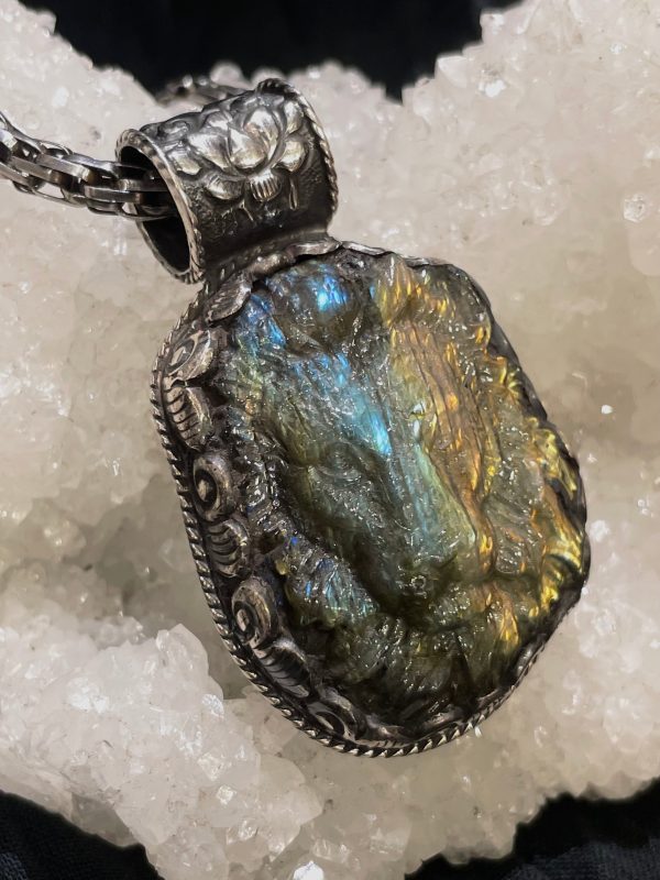 Lion Labradorite Pendant on Sale