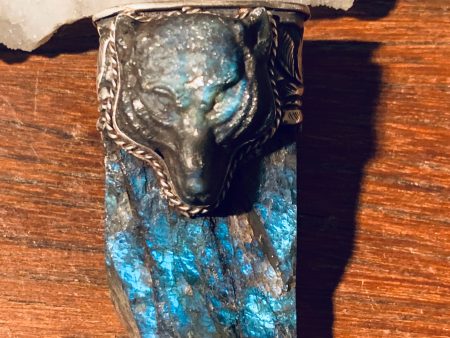 Untamed Labradorite Wolf Pendant Online Hot Sale