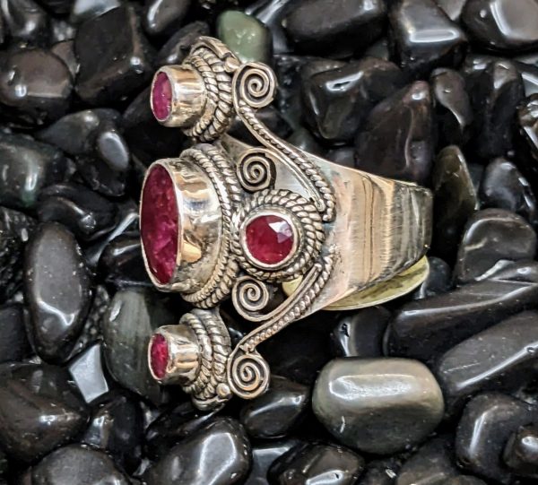 Exquisitely Detailed Ruby Ring Fashion