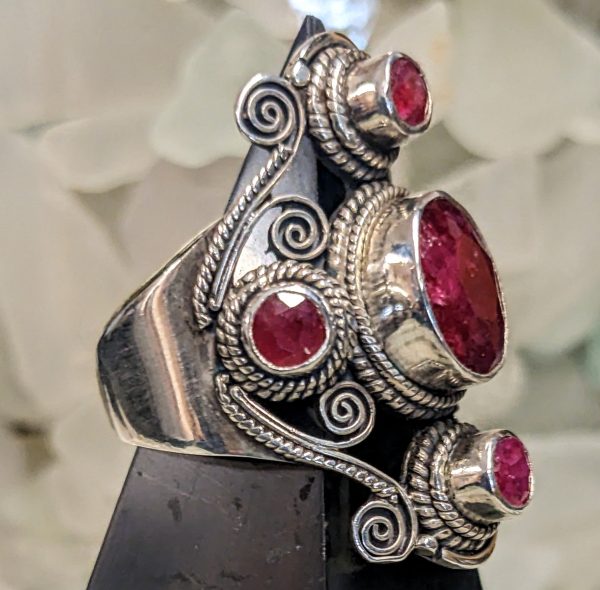 Exquisitely Detailed Ruby Ring Fashion