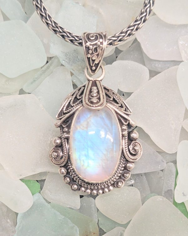 Beautifully Designed Moonstone Pendant For Discount