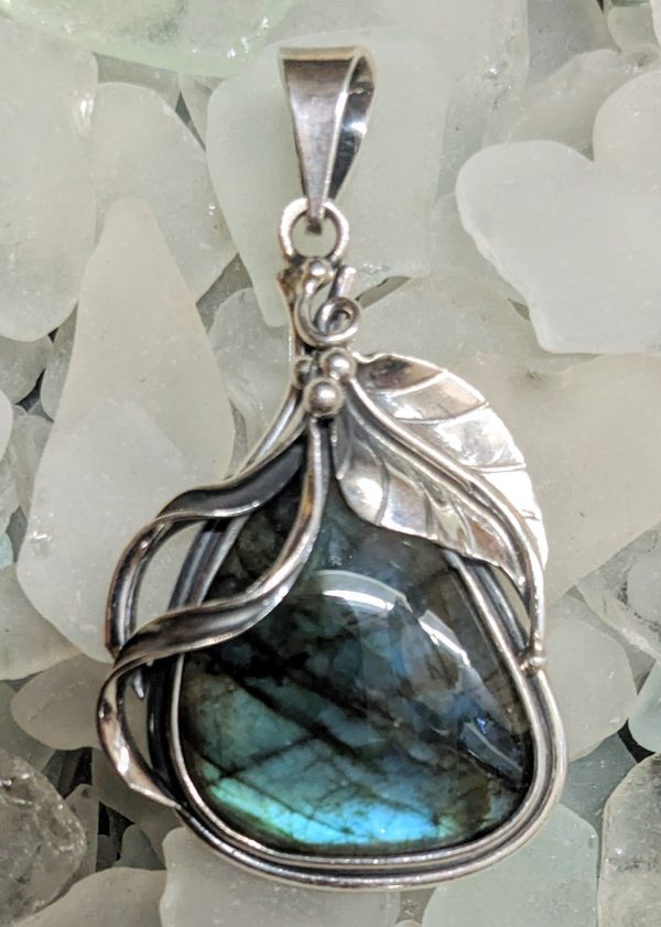 Exquisite and Exceptional Labradorite Pendant Online