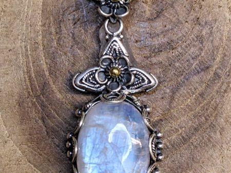 Artistic and Beautifully Crafted Moonstone and Gold Pendant Fashion